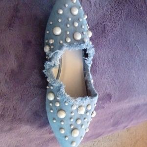 Denim slides with pearl jewels